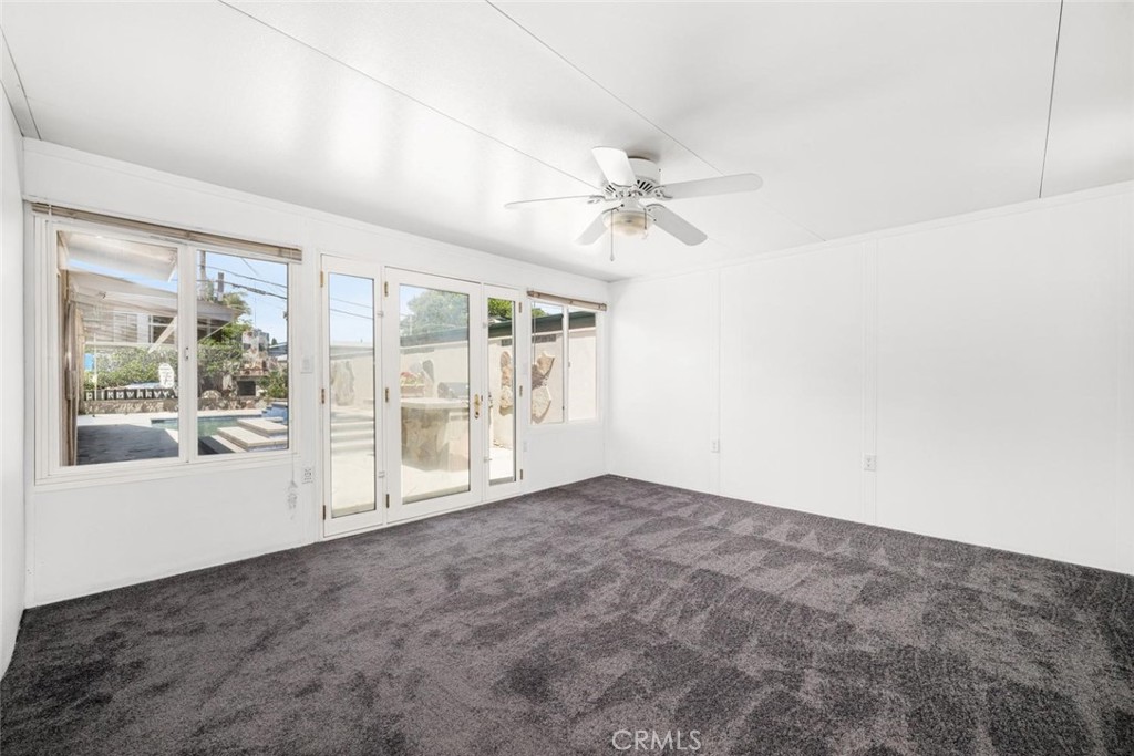 1238 N Studebaker