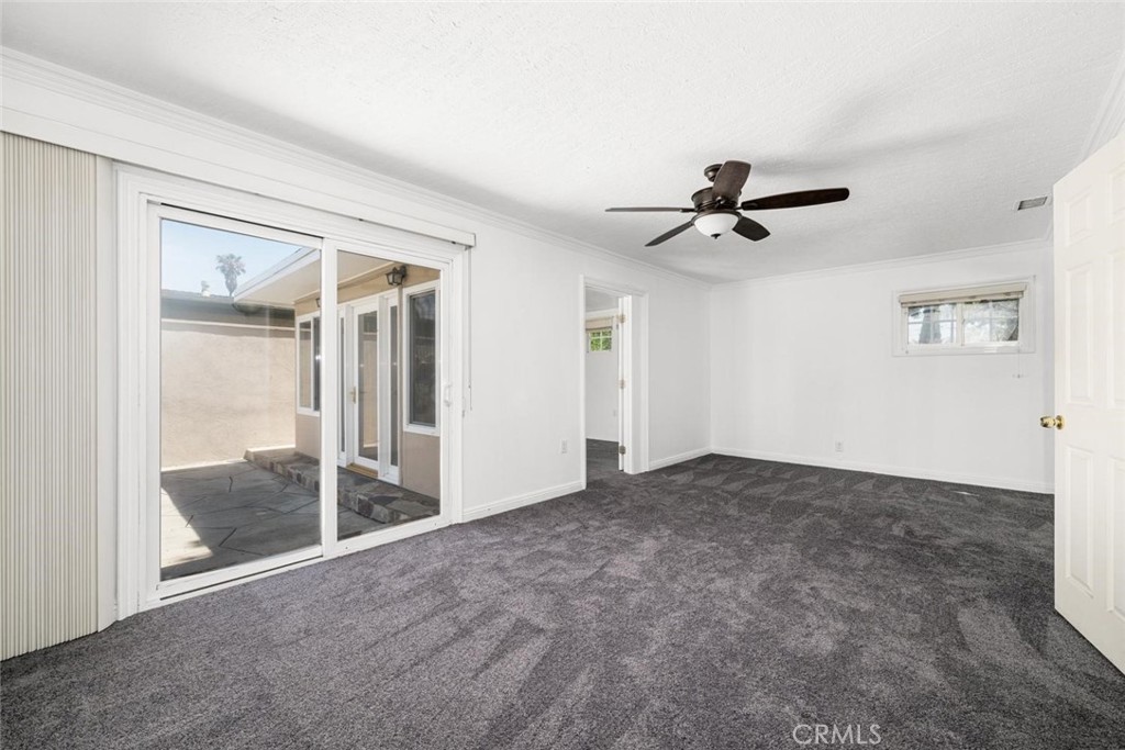 1238 N Studebaker