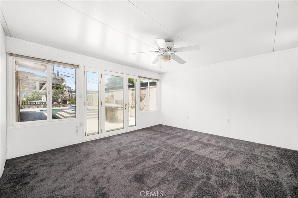 1238 N Studebaker