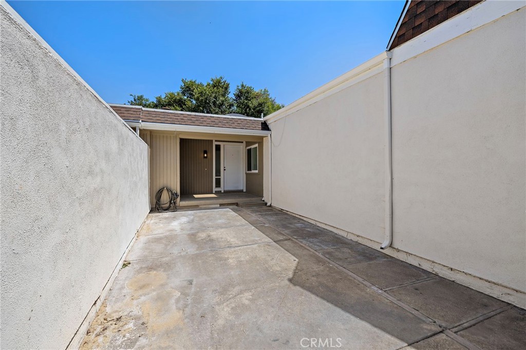 22311 Caminito Arroyo Seco