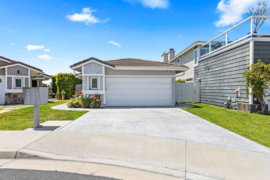 34125 Moongate Court