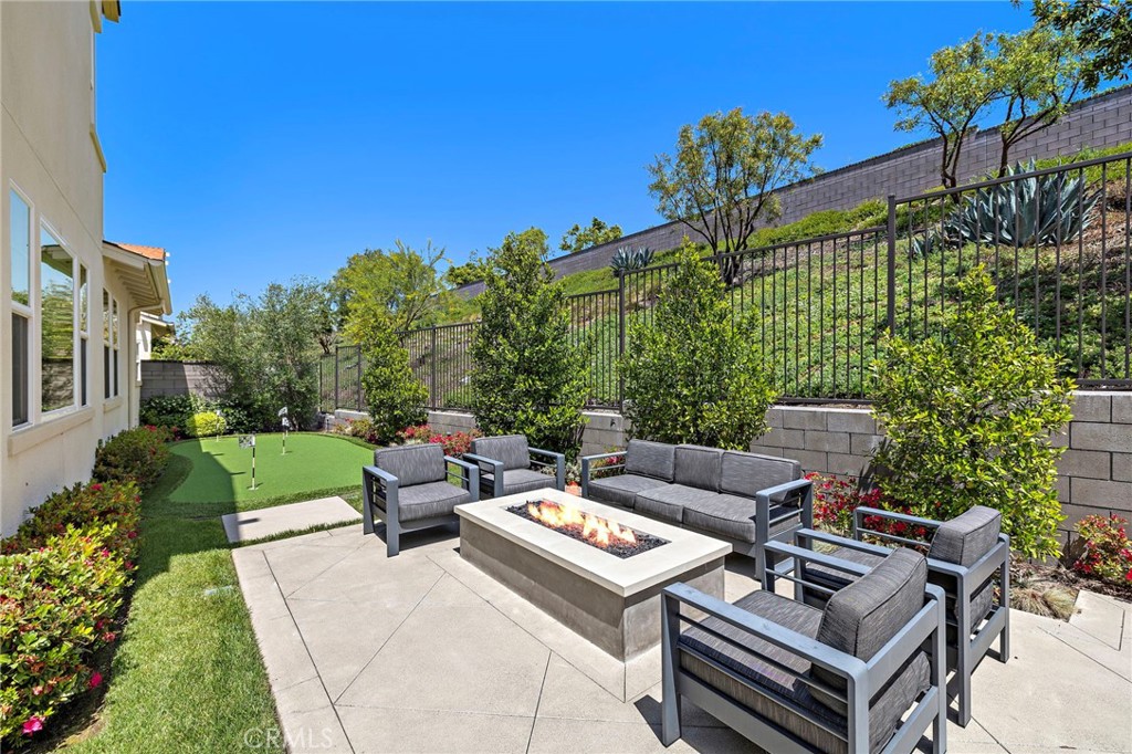 58 Alienta Lane