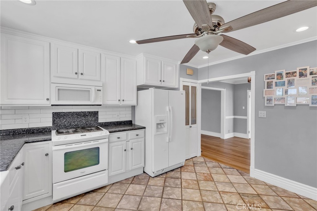 4220 Los Coyotes Diagonal