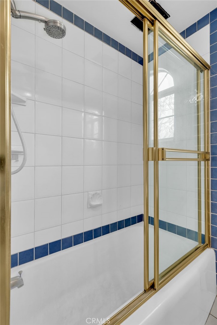 4220 Los Coyotes Diagonal