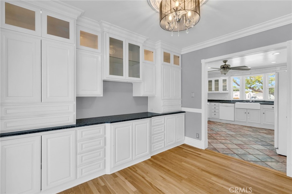 4220 Los Coyotes Diagonal