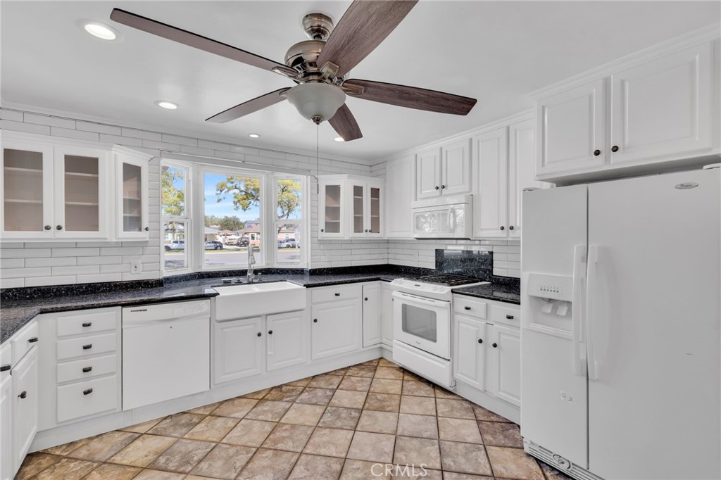 4220 Los Coyotes Diagonal