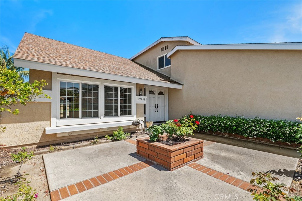 27048 Santa Susana