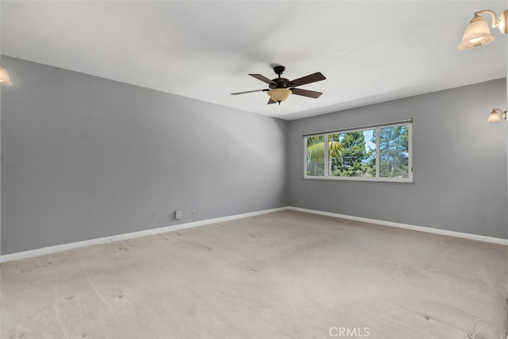 27048 Santa Susana