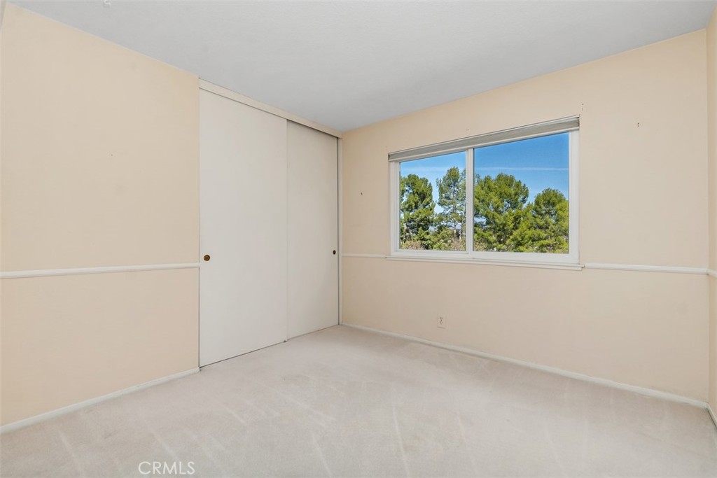 27048 Santa Susana