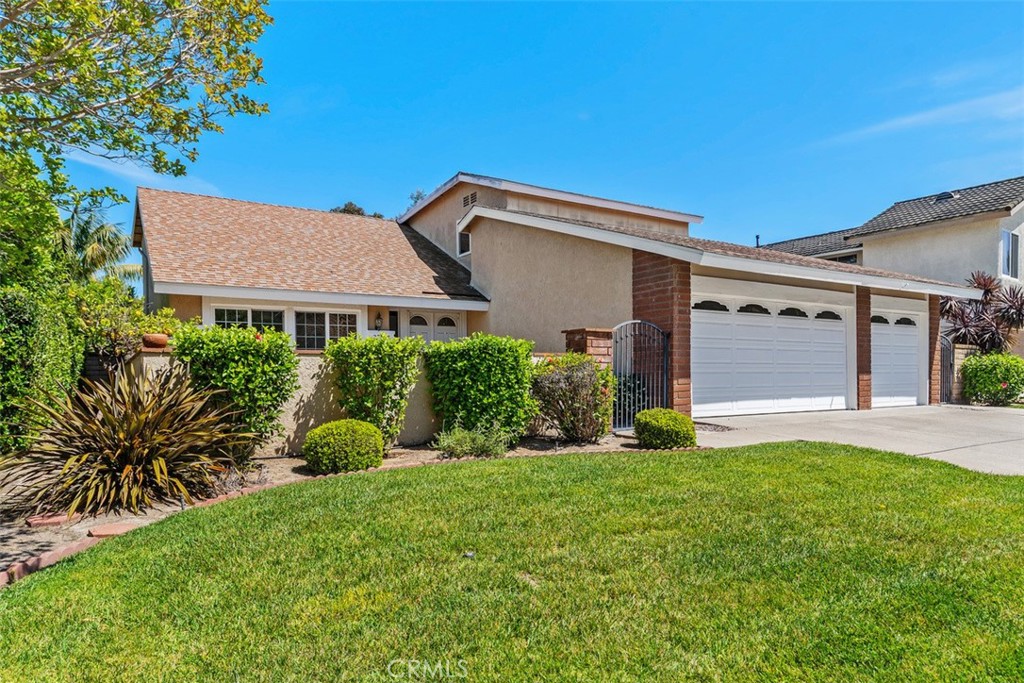 27048 Santa Susana