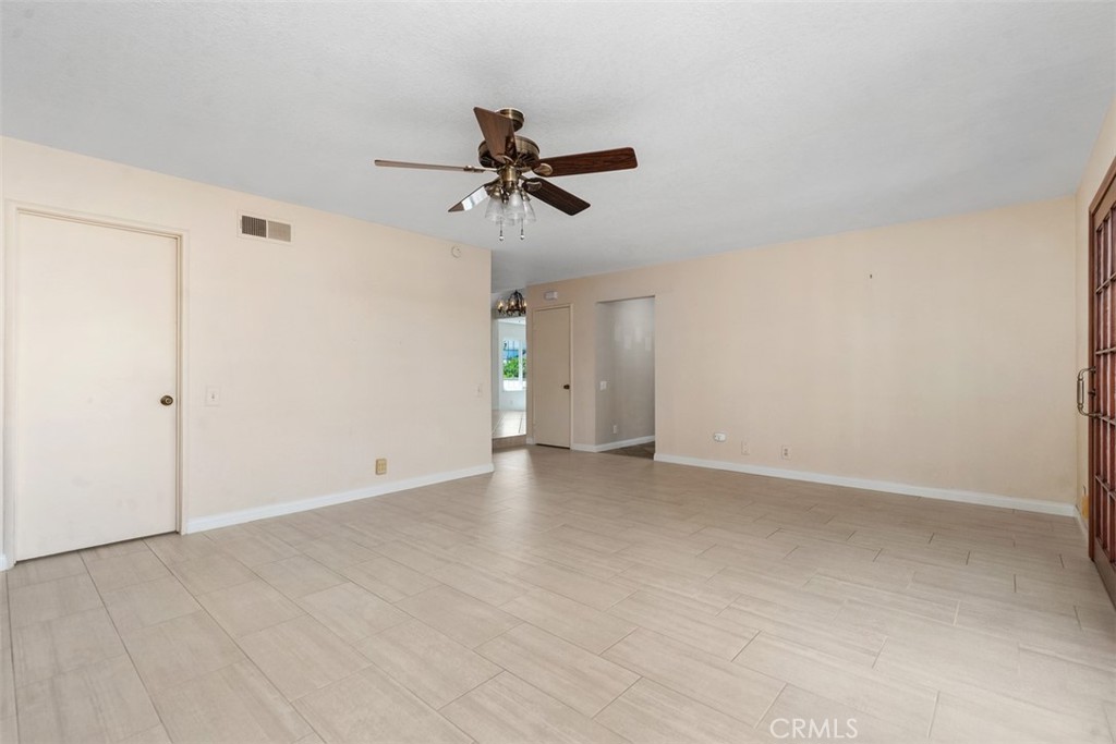 27048 Santa Susana
