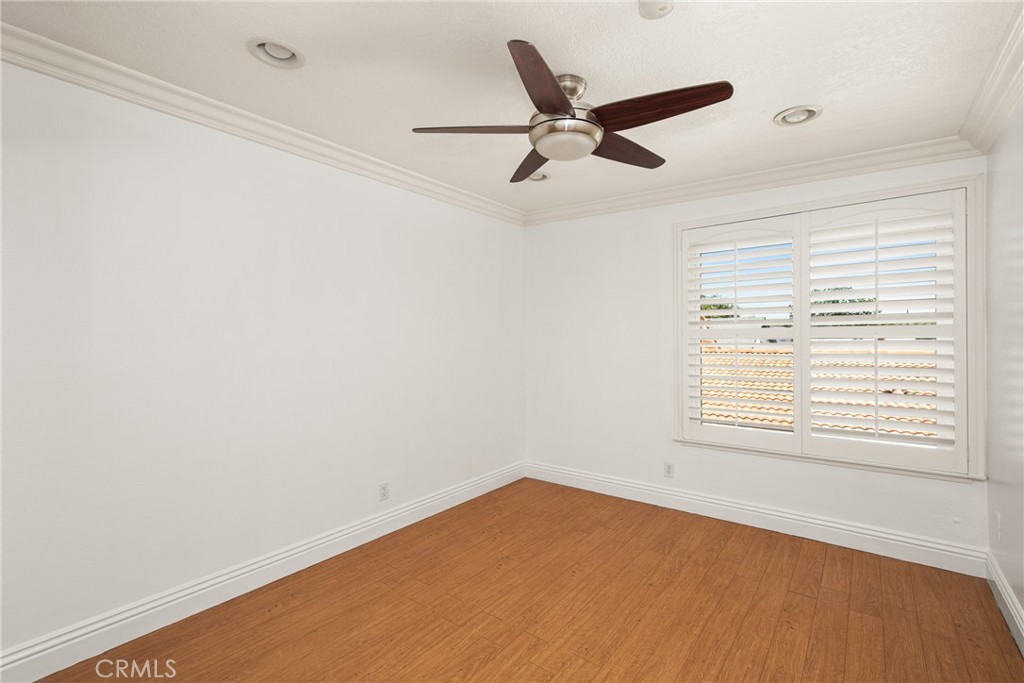 2860 E Hempstead