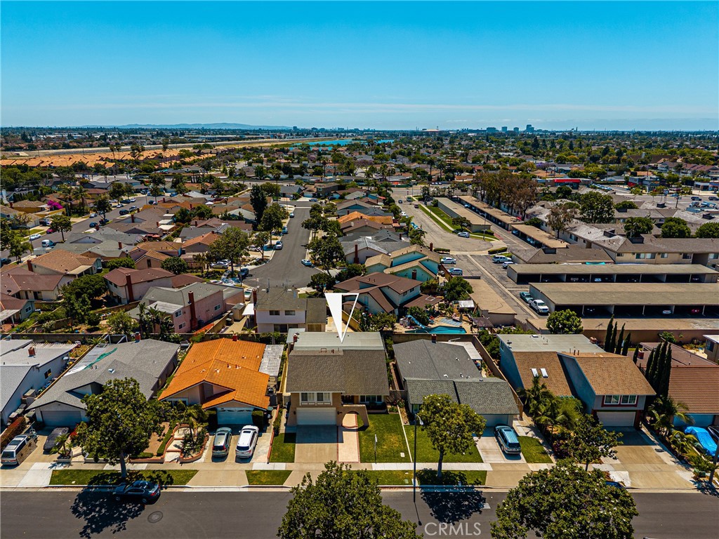 2860 E Hempstead