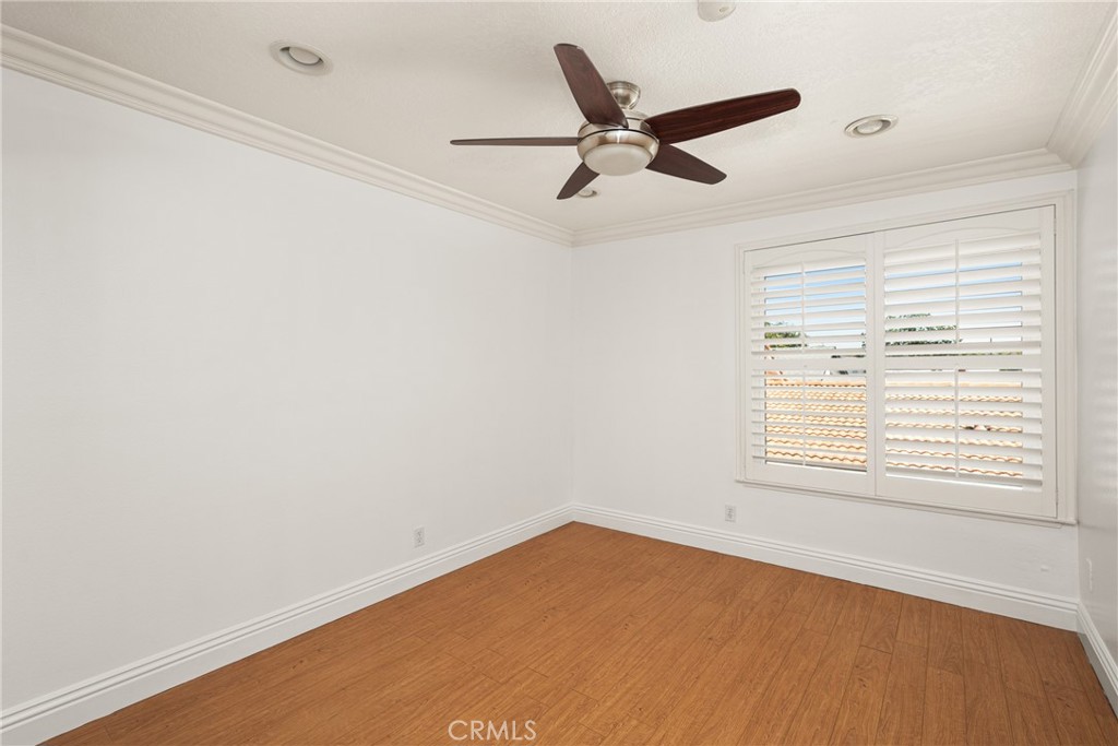 2860 E Hempstead