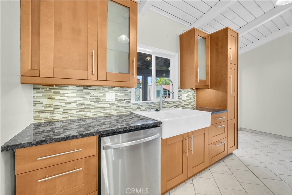 1010 W Macarthur Boulevard 118