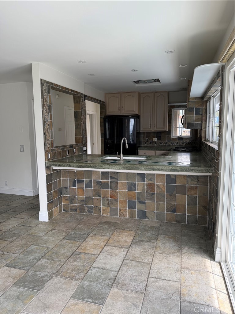 24322 Santa Clara 3