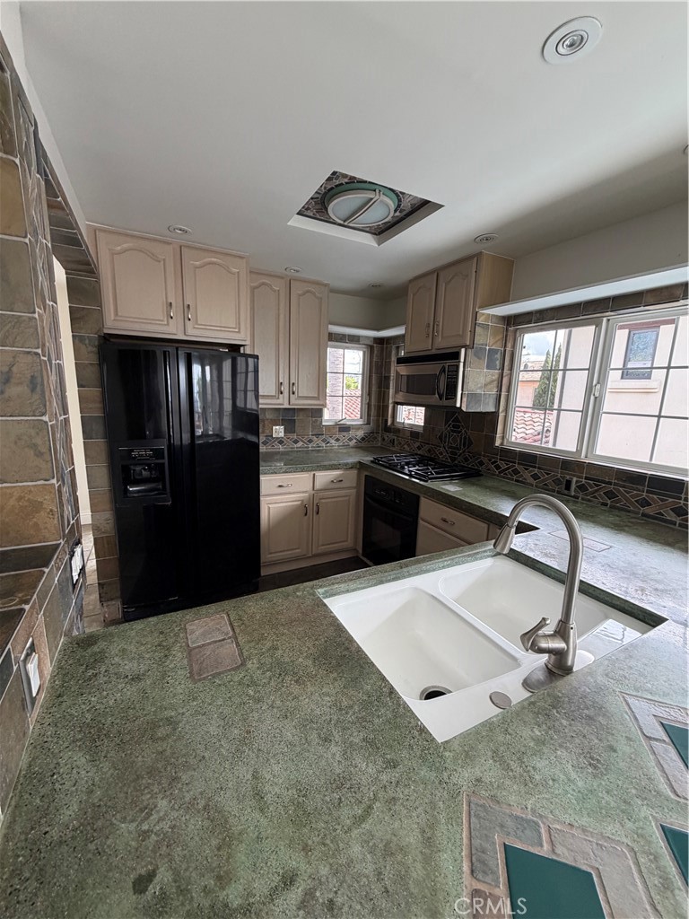 24322 Santa Clara 3