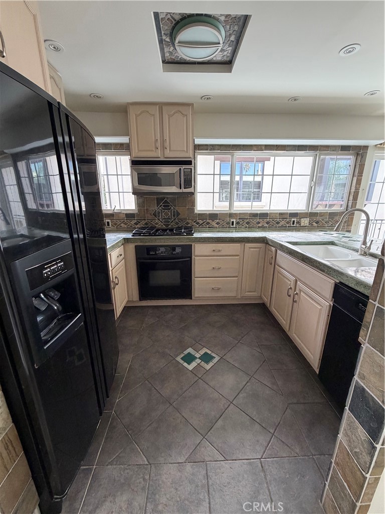 24322 Santa Clara 3