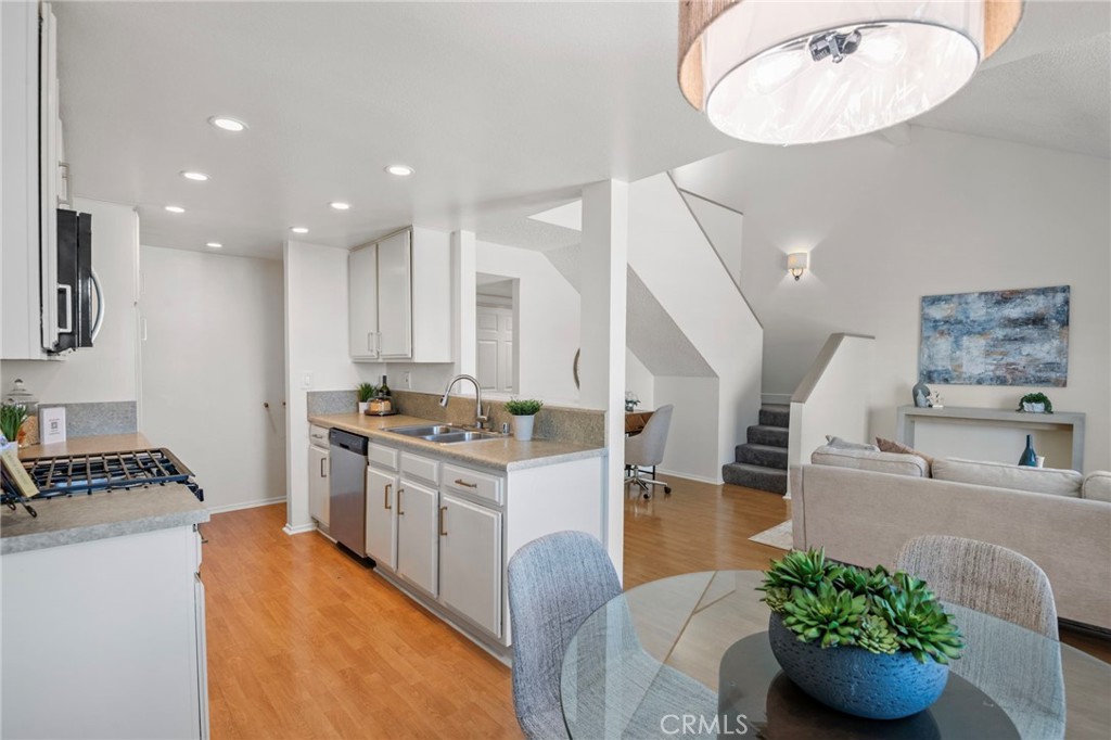 305 Coral Reef 4
