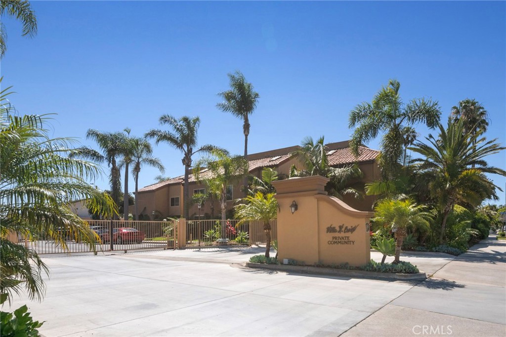 305 Coral Reef 4
