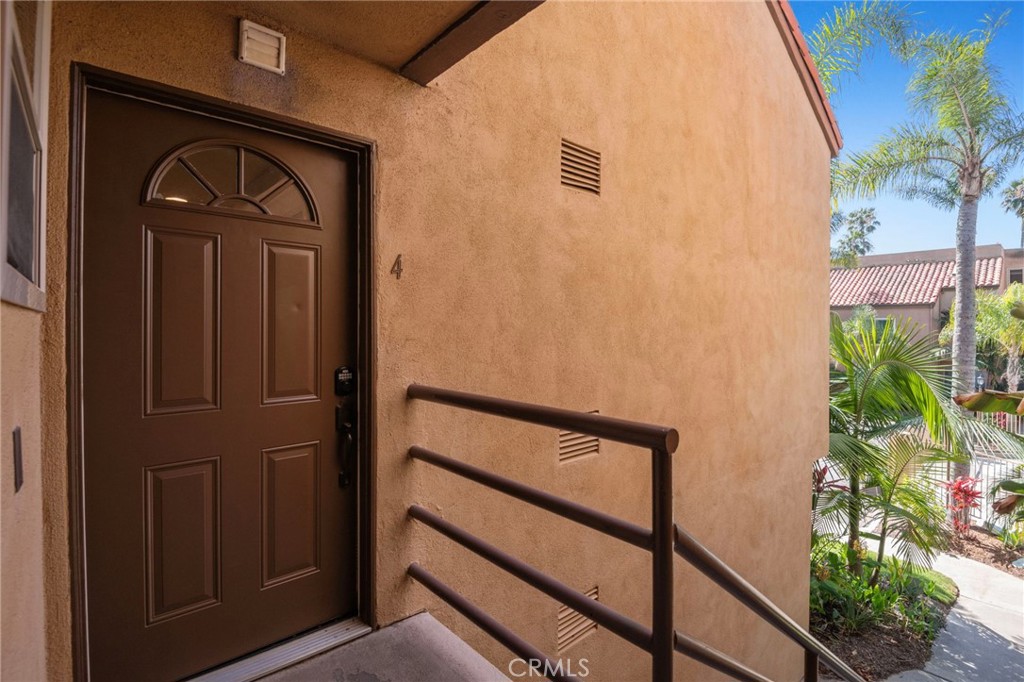 305 Coral Reef 4