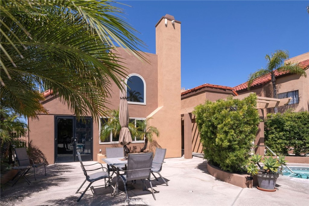 305 Coral Reef 4