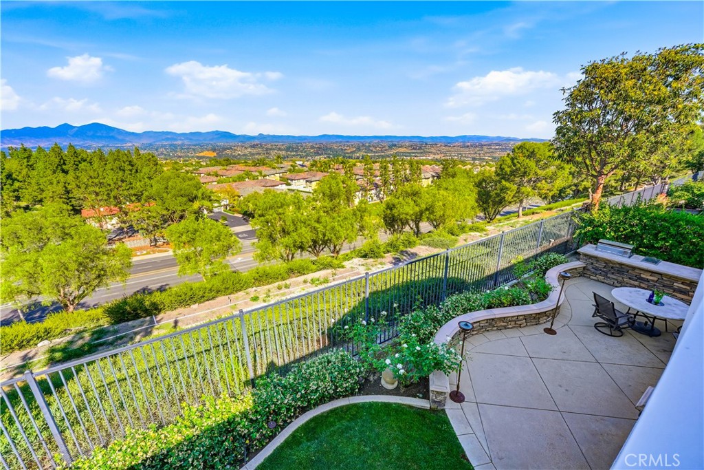 30 Groveside