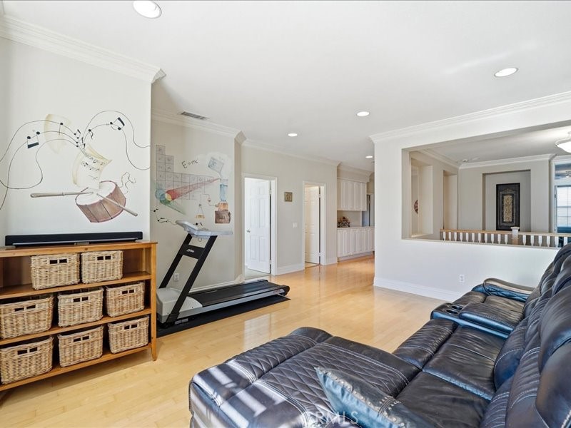 30 Groveside