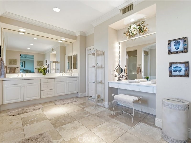 30 Groveside