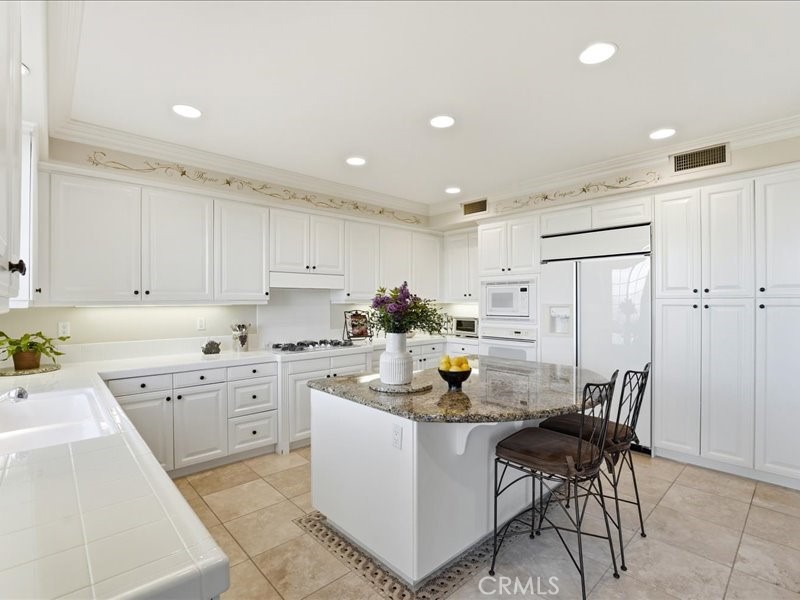 30 Groveside