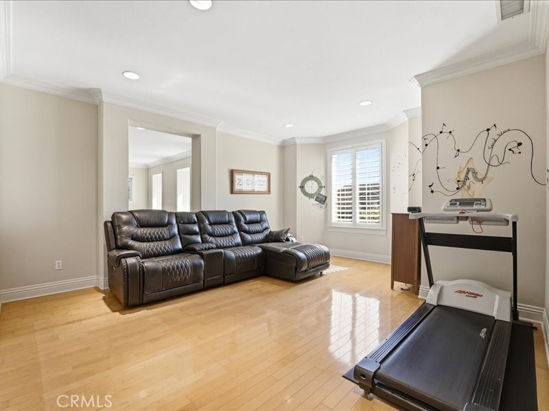 30 Groveside
