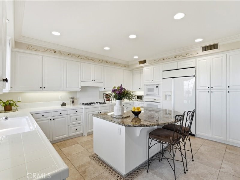 30 Groveside