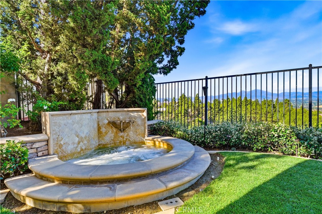 30 Groveside