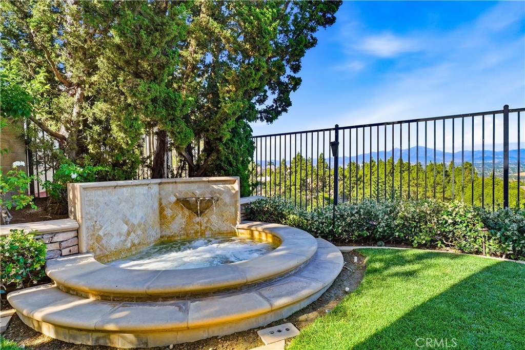 30 Groveside