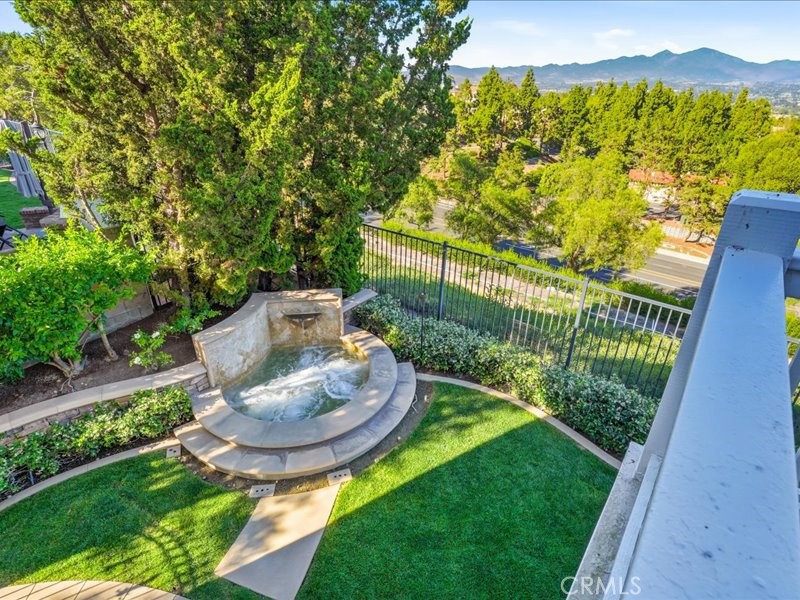 30 Groveside