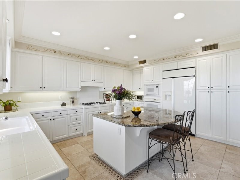 30 Groveside