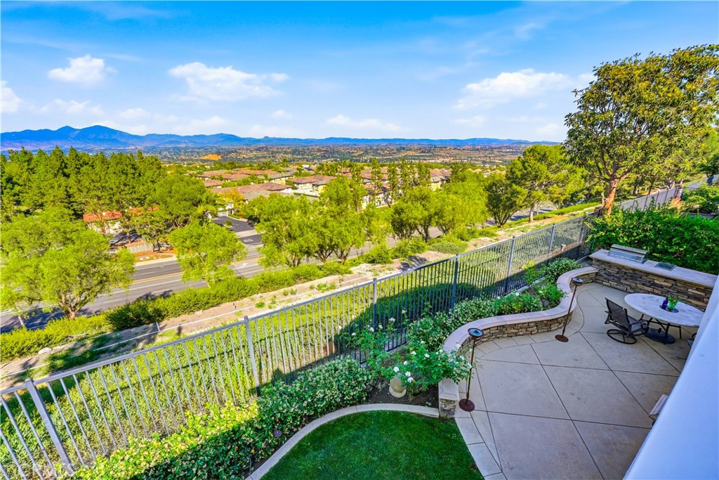 30 Groveside