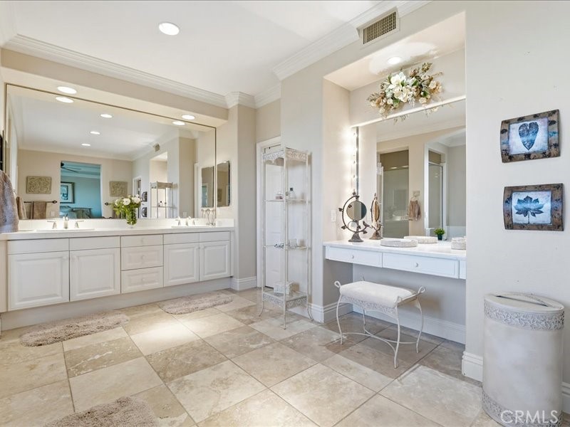 30 Groveside