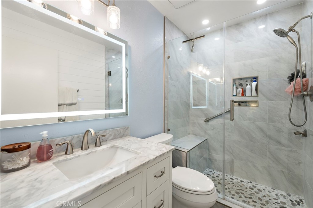 21155 Larchmont