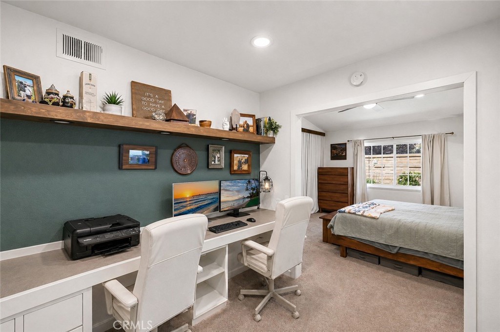 21155 Larchmont