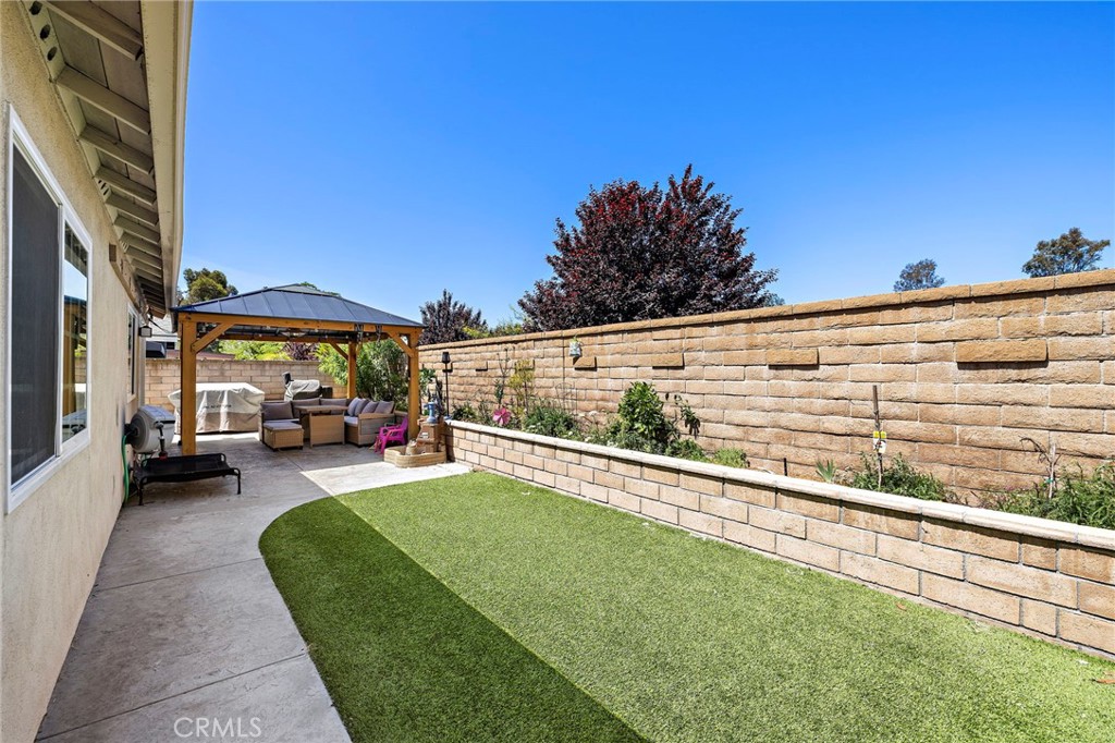21155 Larchmont