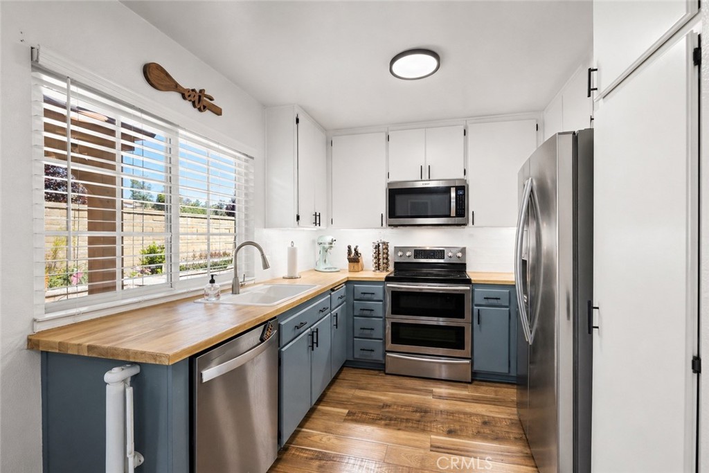 21155 Larchmont