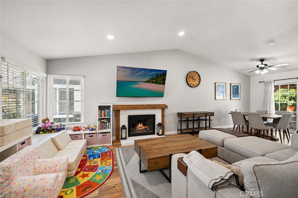 21155 Larchmont