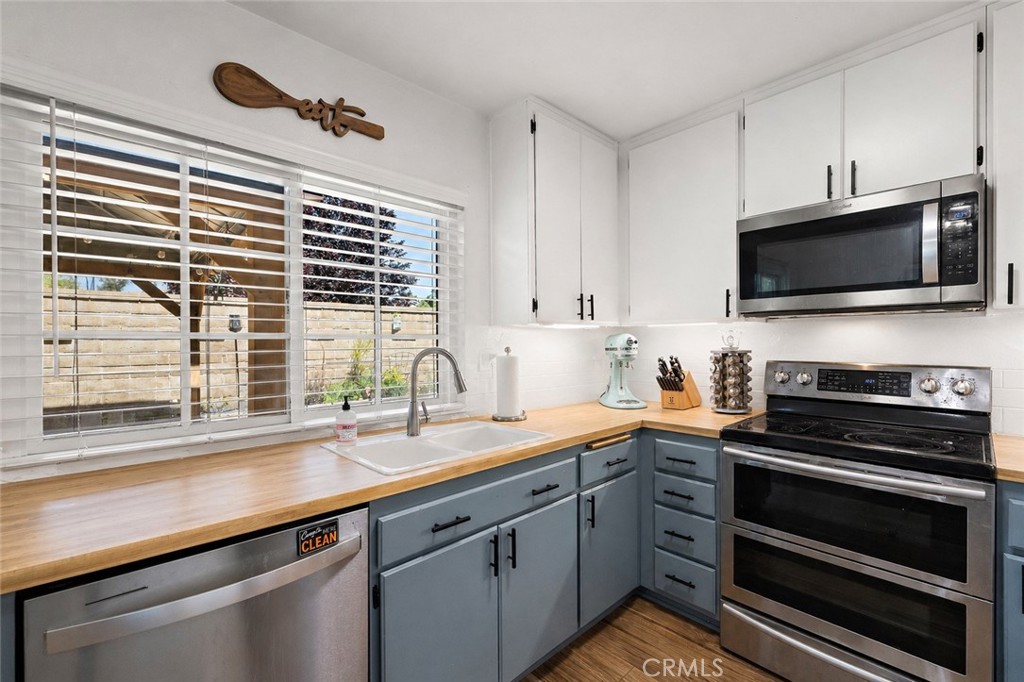 21155 Larchmont