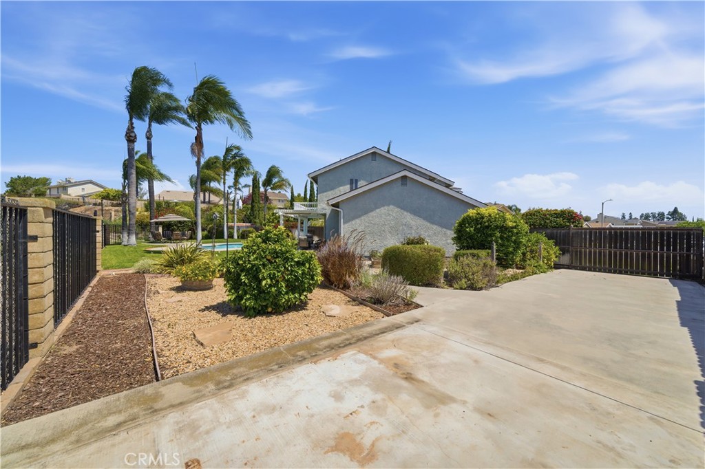 5213 Goldenridge Court