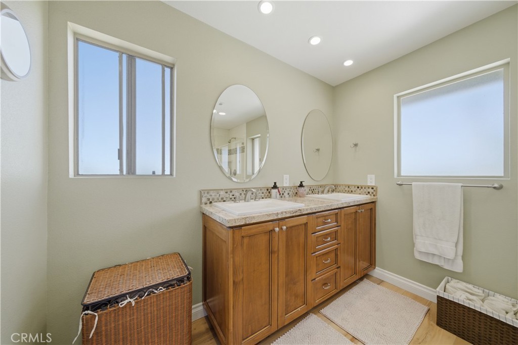 5213 Goldenridge Court