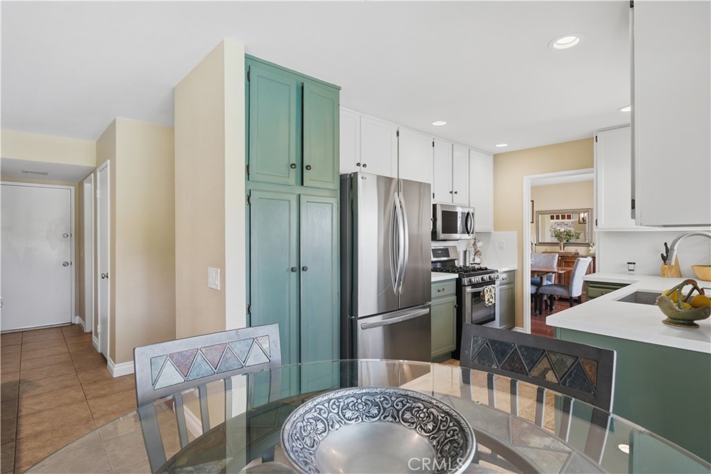 5213 Goldenridge Court