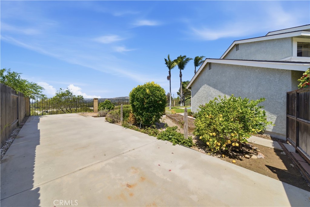 5213 Goldenridge Court