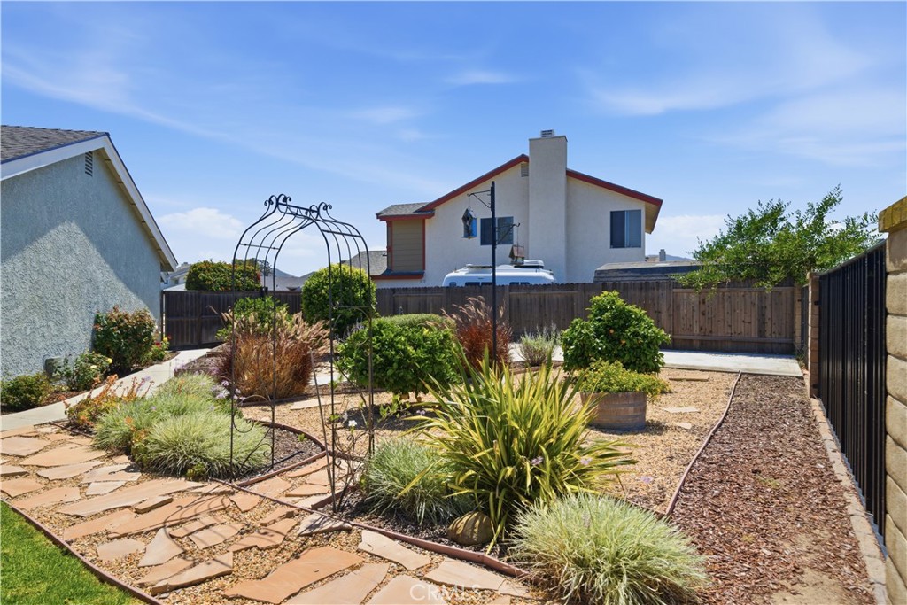 5213 Goldenridge Court