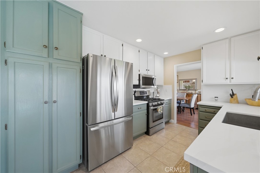 5213 Goldenridge Court